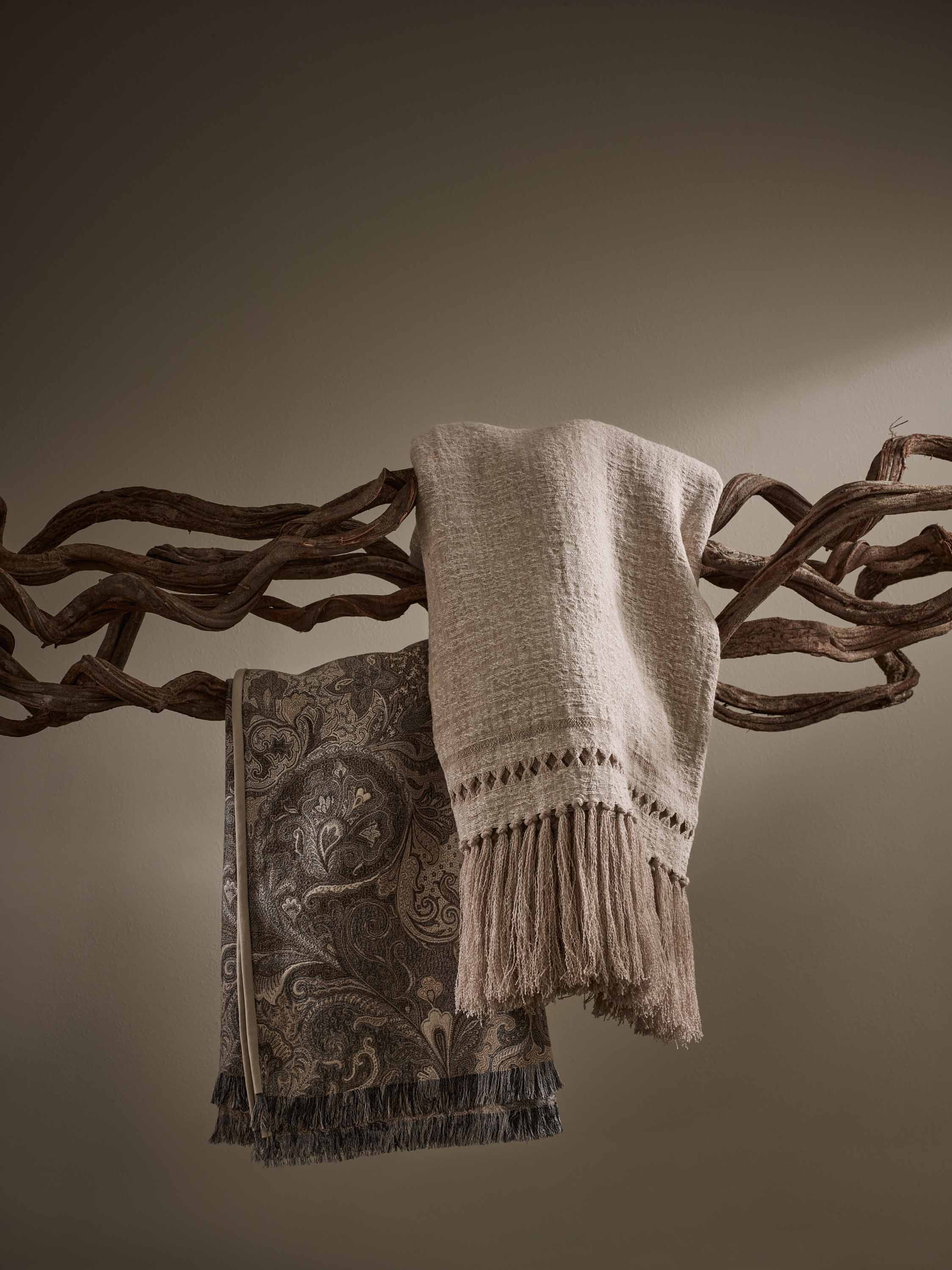 Throws & Blankets