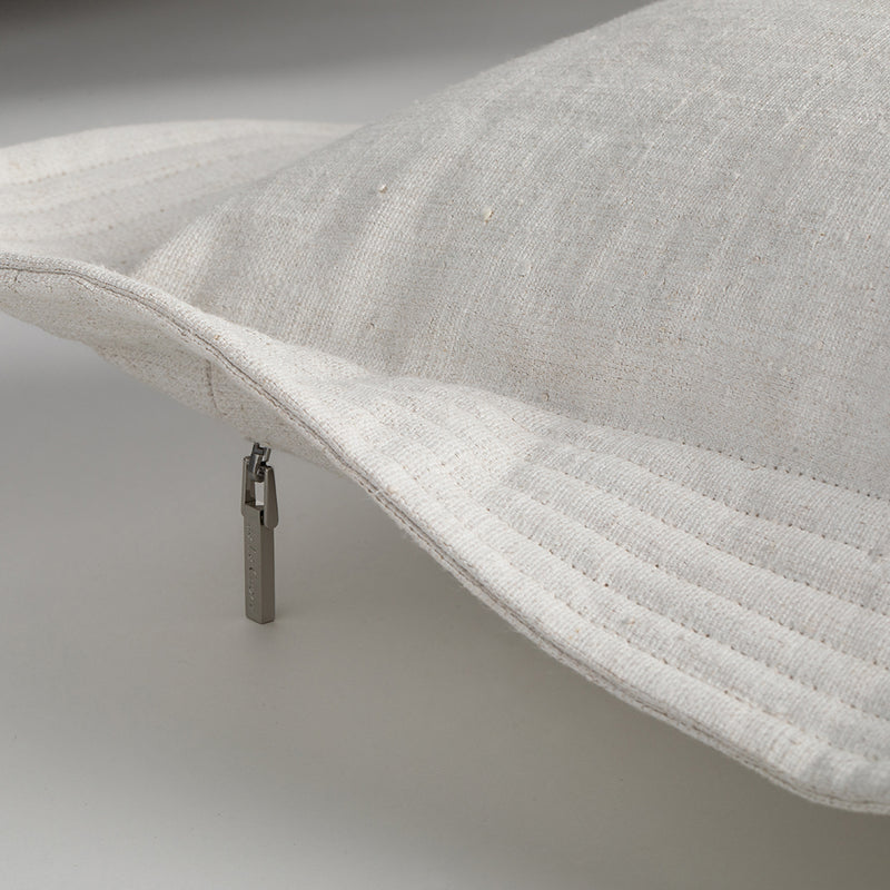 Vintage Cushion with Quilted Detail - Canvas §