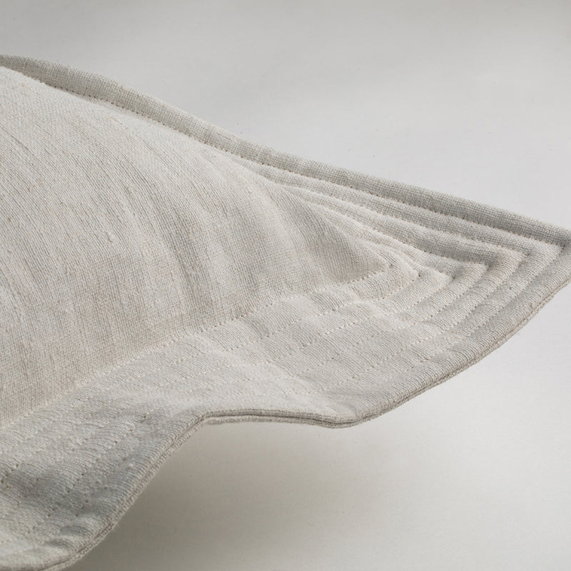 Vintage Cushion with Quilted Detail - Canvas §